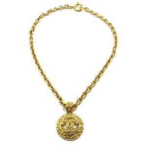 Auth Chanel Medallion Gold Chain Pendant Necklace